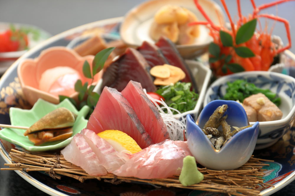 前女将が約50年前に生み出した宴会用皿鉢料理でない「ひとり皿鉢